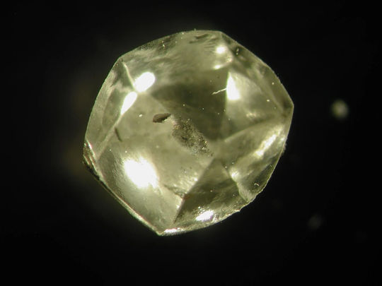 Viên kim cương quý nhất thế giới ẩn giấu cách Trái Đất hình thành - Ảnh 1.