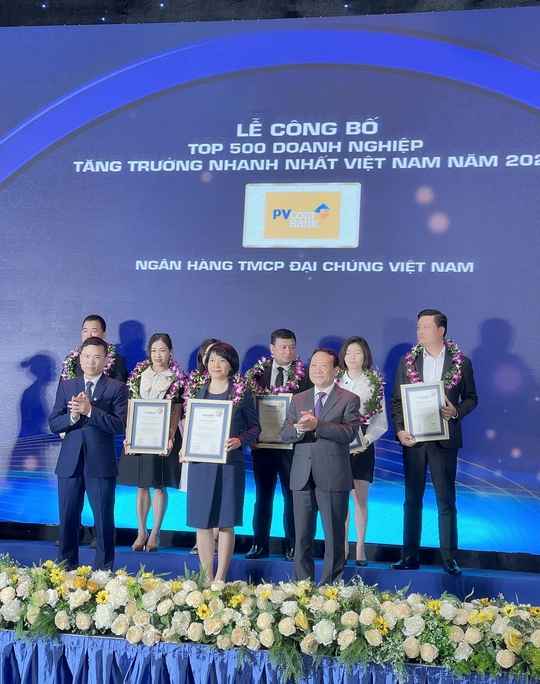 PVcomBank vào Top 500 doanh nghiệp tăng trưởng nhanh nhất Việt Nam năm 2021 - Ảnh 1.