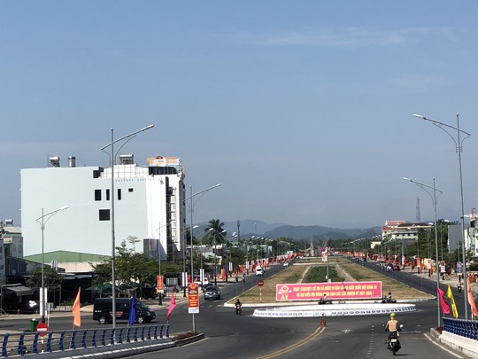 Đường phố rực cờ hoa, hơn 1,1 triệu cử tri Quảng Nam sẵn sàng đi bầu cử - Ảnh 18.