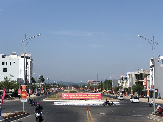 Đường phố rực cờ hoa, hơn 1,1 triệu cử tri Quảng Nam sẵn sàng đi bầu cử - Ảnh 11.