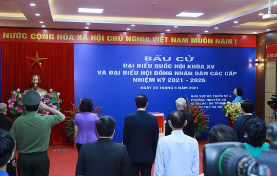 Những hình ảnh Tổng Bí thư Nguyễn Phú Trọng bỏ phiếu bầu cử - Ảnh 4.