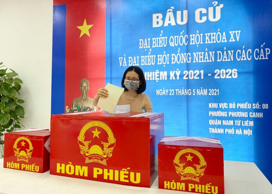 Cử tri 97 tuổi ở Hà Nội đã 15 lần đi bỏ phiếu bầu cử - Ảnh 2.