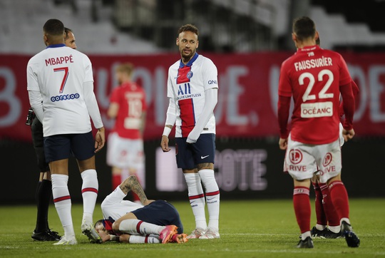 PSG bị truất ngôi vương Ligue 1 sau 3 năm liên tiếp thống trị - Ảnh 2.
