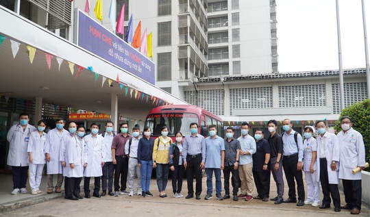 Đoàn y bác sĩ Bệnh viện Chợ Rẫy đến Bắc Giang hỗ trợ chống dịch - Ảnh 2.