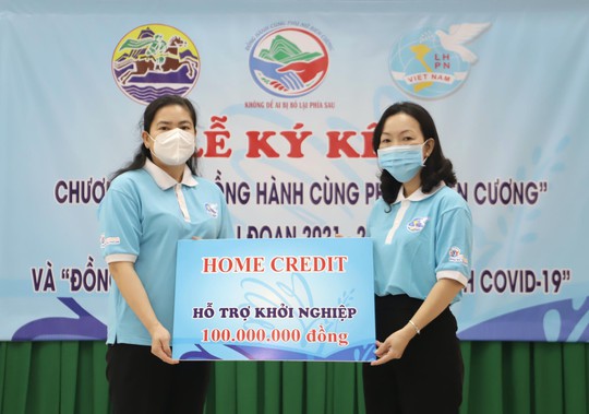 Home Credit Việt Nam trao vốn hỗ trợ khởi nghiệp cho phụ nữ tại Đồng Tháp - Ảnh 1.