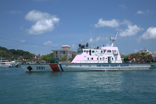 Phú Quốc: Cảnh sát biển điều 2 tàu ngăn nhập cảnh trái phép - Ảnh 2.