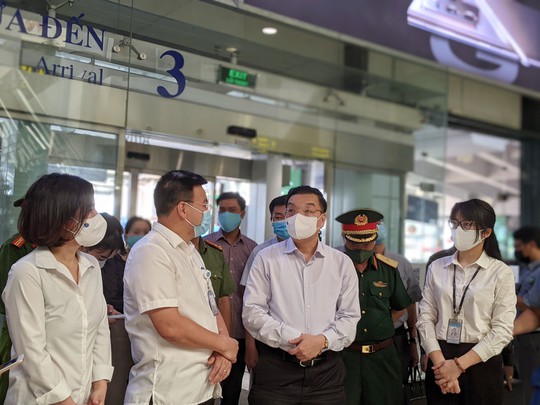 Chủ tịch Hà Nội Chu Ngọc Anh thị sát tại nhiều điểm nóng - Ảnh 2.
