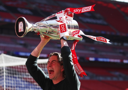 Brentford thắng trận cầu 178 triệu bảng, đoạt vé dự Ngoại hạng Anh - Ảnh 5.
