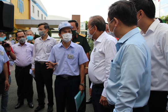 Phó Thủ tướng Trương Hòa Bình kiểm tra công tác phòng chống dịch Covid-19 tại các KCX-KCN - Ảnh 2.