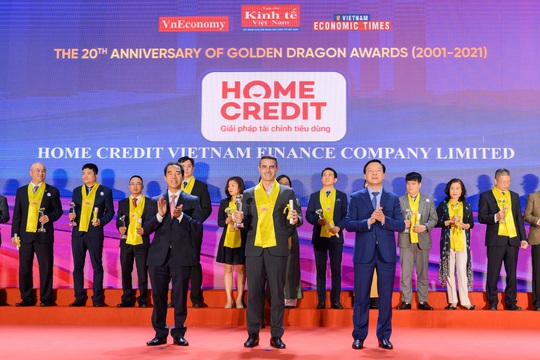 Home Credit đoạt giải thưởng Rồng Vàng lần thứ 7 liên tiếp - Ảnh 1.