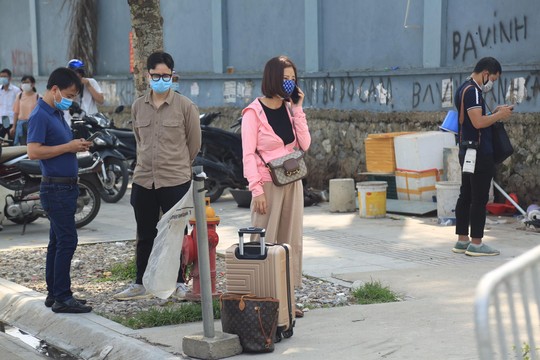 Cận cảnh Bệnh viện K Tân Triều dựng rào chắn, dừng tiếp nhận bệnh nhân - Ảnh 15.