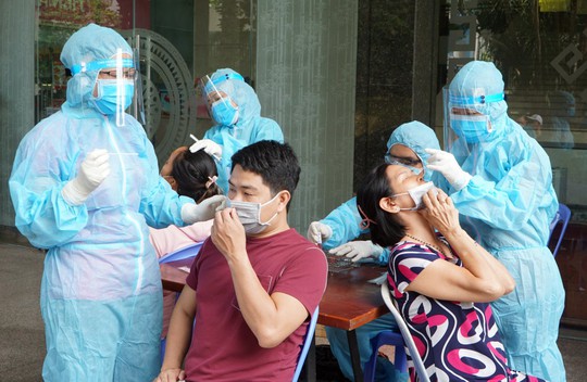 TP HCM: 56 học sinh, giáo viên một trường mầm non phải xét nghiệm Covid-19 - Ảnh 2.