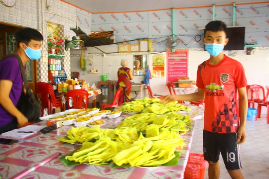 Làng bánh xèo Cao Lãnh nhộn nhịp ngày Tết Đoan ngọ - Ảnh 14.