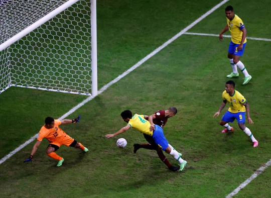 Mở màn Copa America, chủ nhà Brazil vùi dập Venezuela - Ảnh 2.