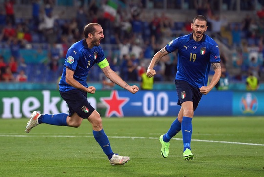 Vùi dập Thụy Sĩ 3-0, tuyển Ý lập đại công vòng bảng Euro - Ảnh 2.
