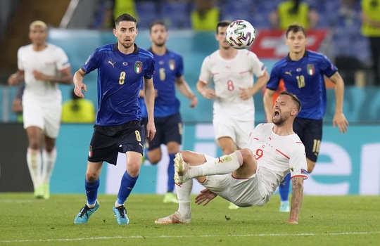 Vùi dập Thụy Sĩ 3-0, tuyển Ý lập đại công vòng bảng Euro - Ảnh 4.