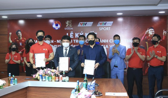 Các đội tuyển bóng đá Quốc gia Việt Nam có nhà tài trợ độc quyền - Ảnh 1.