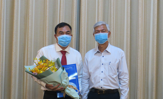 UBND TP HCM trao quyết định nhân sự lãnh đạo - Ảnh 1.