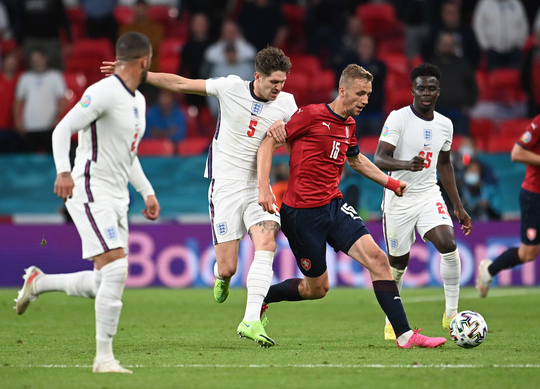 Raheem Sterling tỏa sáng, tuyển Anh bất bại vào vòng 1/8 Euro 2020 - Ảnh 4.
