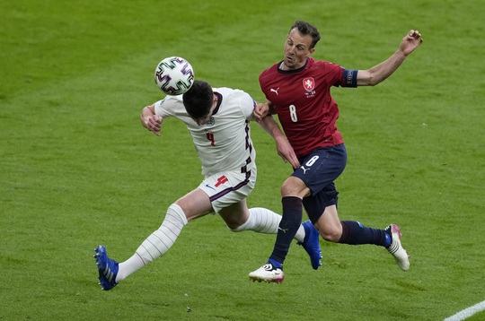 Raheem Sterling tỏa sáng, tuyển Anh bất bại vào vòng 1/8 Euro 2020 - Ảnh 1.