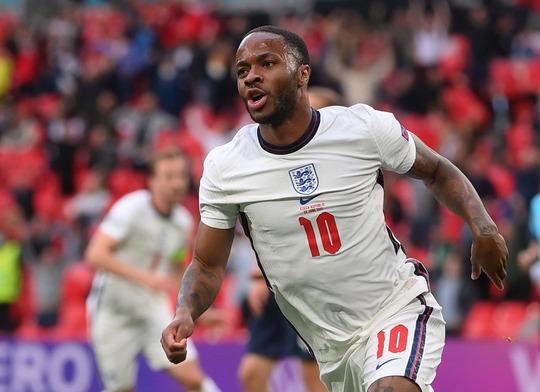 Raheem Sterling tỏa sáng, tuyển Anh bất bại vào vòng 1/8 Euro 2020 - Ảnh 3.