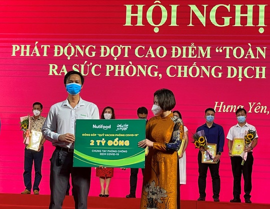 Quỹ Phát triển Tài năng Việt tiếp năng lượng cho lực lượng chống dịch Hà Tĩnh - Ảnh 2.