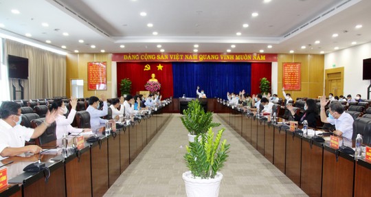 Bình Dương: Xác nhận tư cách 70 người trúng cử đại biểu HĐND tỉnh khóa X - Ảnh 1.