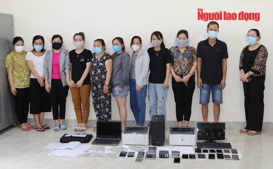 Phá đường dây lô đề lớn nhất ở Quảng Bình, mỗi tháng giao dịch 36 tỉ đồng - Ảnh 1.