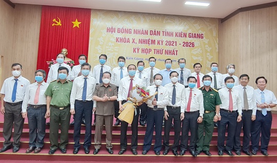 Chủ tịch HĐND và Chủ tịch UBND tỉnh Kiên Giang tái đắc cử - Ảnh 2.
