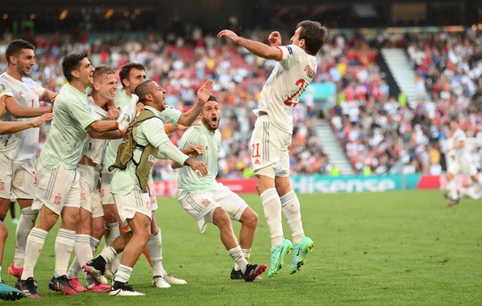 Rượt đuổi tỉ số kịch tính, Tây Ban Nha ngược dòng thắng ngoạn mục Croatia - Ảnh 10.