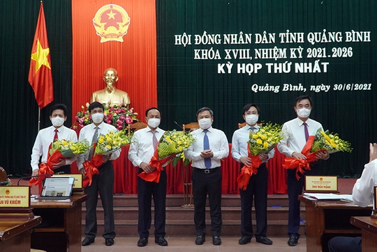 Ông Trần Thắng tái đắc cử Chủ tịch UBND tỉnh Quảng Bình - Ảnh 1.