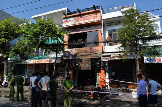 Hiện trường kinh hoàng vụ cháy nhà khiến 4 người tử vong - Ảnh 4.