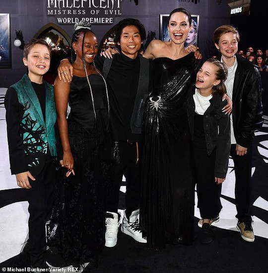 Pax Thiên du hí cùng Angelina Jolie và các anh chị em - Ảnh 6.