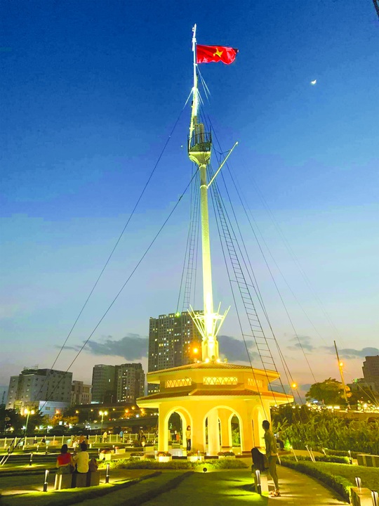 Tự hào về thành phố anh hùng - Ảnh 1.