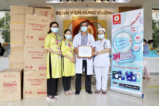Vĩnh Tiến tặng 1 triệu khẩu trang y tế cho TP HCM phòng chống dịch Covid-19 - Ảnh 1.