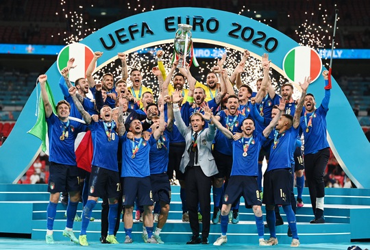 Anh gục ngã trên chấm luân lưu, Ý lên ngôi vô địch Euro 2020 - Ảnh 10.