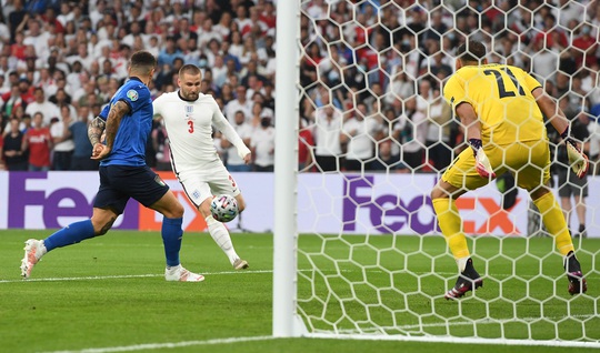 Anh gục ngã trên chấm luân lưu, Ý lên ngôi vô địch Euro 2020 - Ảnh 1.