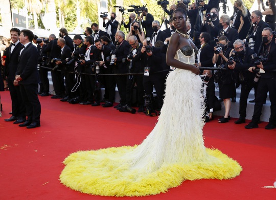Những vụ trộm trang sức gây sốc tại Cannes - Ảnh 1.