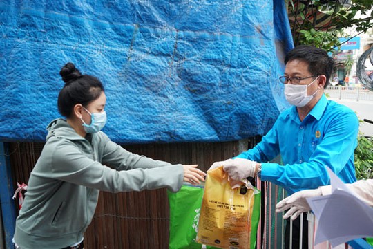 Sớm đưa các gói hỗ trợ đến tay người dân - Ảnh 1.