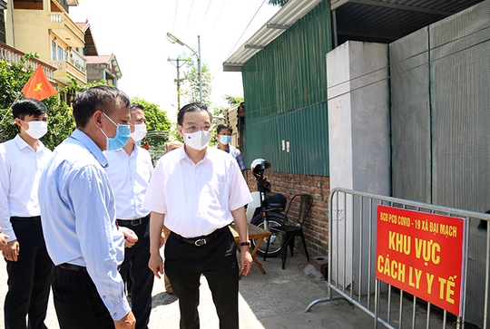 Chủ tịch Hà Nội thị sát tại nhiều điểm nóng phòng chống dịch Covid-19 - Ảnh 4.