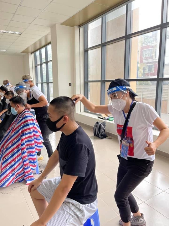 Hoa hậu Khánh Vân cùng nhiều nghệ sĩ tiếp tục hỗ trợ người dân chống dịch - Ảnh 8.