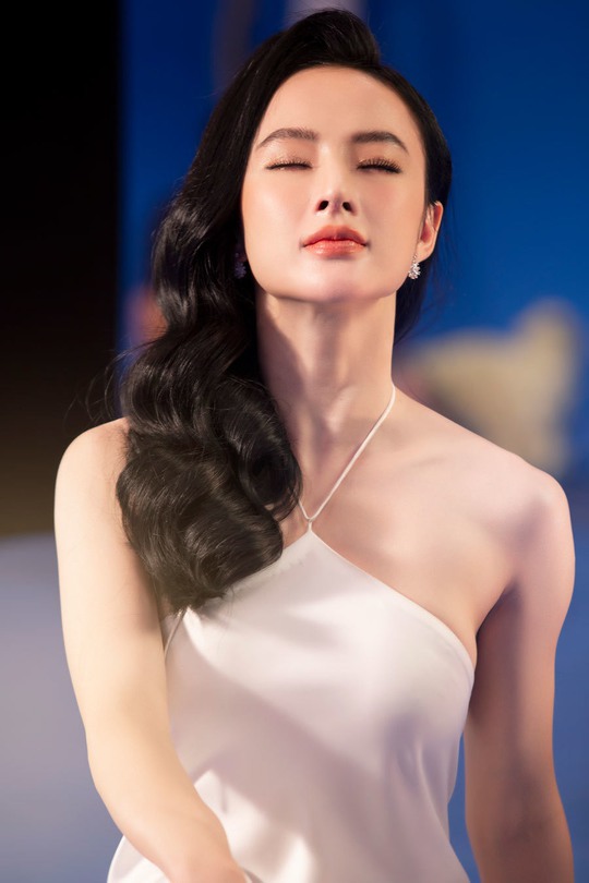 Bà mẹ nhí Angela Phương Trinh gây tranh cãi khi chỉ cách chữa bệnh ung thư - Ảnh 1.
