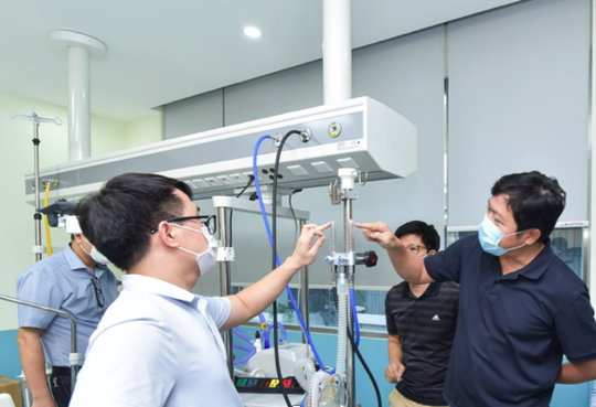 Việt Nam sản xuất thành công máy trợ thở giúp điều trị Covid-19 - Ảnh 2.