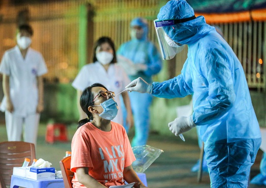 Phát hiện 21 ca dương tính SARS-CoV-2 mới, có 9 ca liên quan đến 1 hiệu thuốc - Ảnh 1.