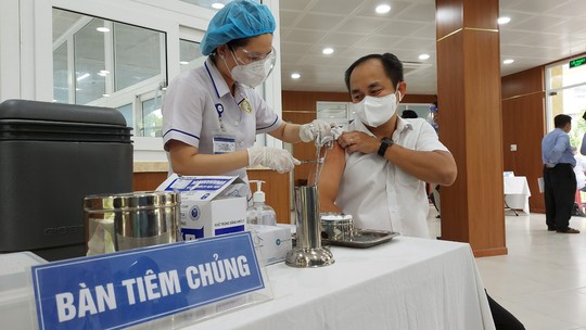 TP HCM đề nghị hoàn thành tiêm vắc-xin Covid-19 Pfizer và Moderna trước ngày 8-8 - Ảnh 1.