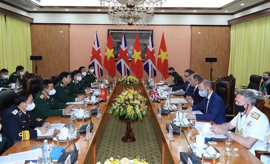 Thúc đẩy quan hệ hợp tác quốc phòng Việt Nam - Anh - Ảnh 2.