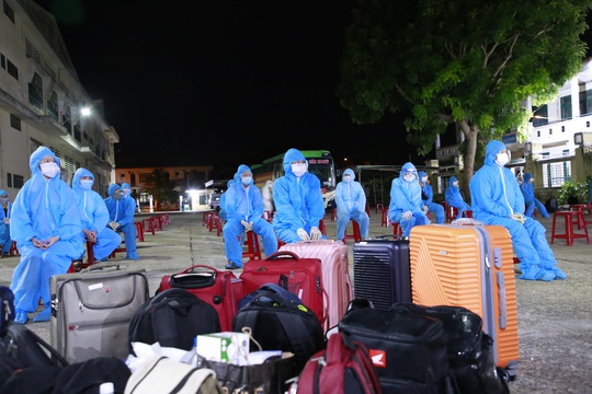 Đồng hương Quảng Nam ở TP HCM đã được đón về đến quê nhà - Ảnh 3.