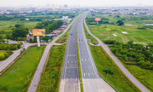 Đường phố Hà Nội những ngày thực hiện Chỉ thị 16 - Ảnh 2.