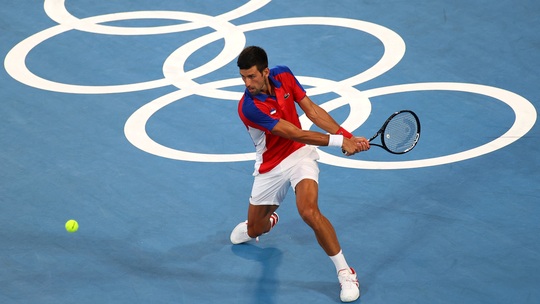 Olympic Tokyo 2020: Hạ tay vợt nước chủ nhà, Djokovic tiến gần đến danh hiệu Golden Slam - Ảnh 4.