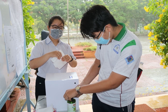 Bộ GD-ĐT đổi lịch tuyển sinh, cam kết đảm bảo quyền lợi cho thí sinh thi đợt 2 - Ảnh 1.